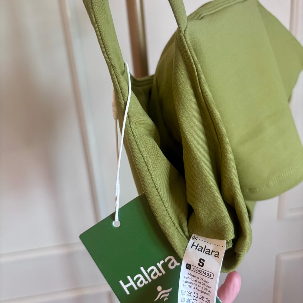 Halara Size Small NWT Green Basic Padded Workout Cropped Tank Top A-C Cups - Picture 2 of 4